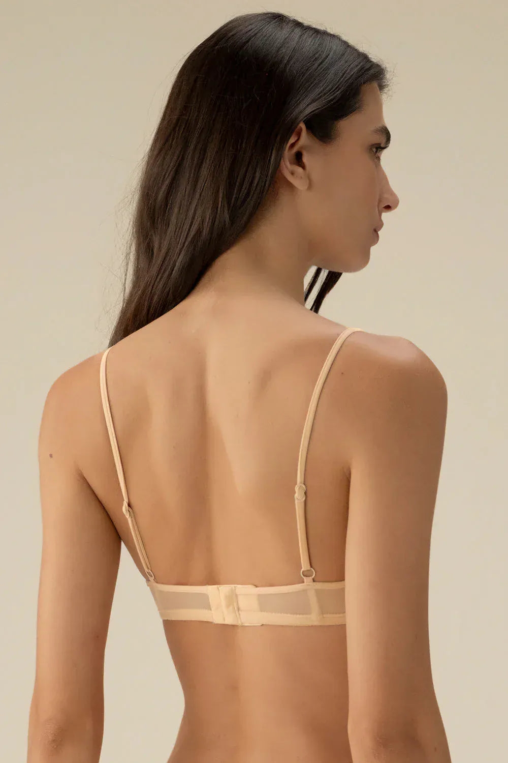 חזיית טי שירט ללא ריפוד בצבע קרם-שמנת