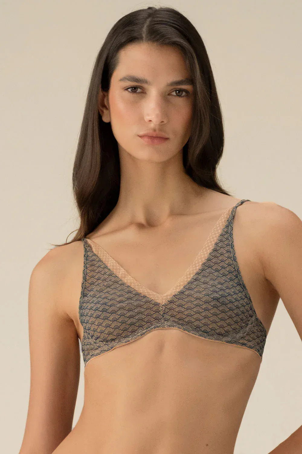 חזיה מבד טול מודפס עם עצם וללא ריפוד